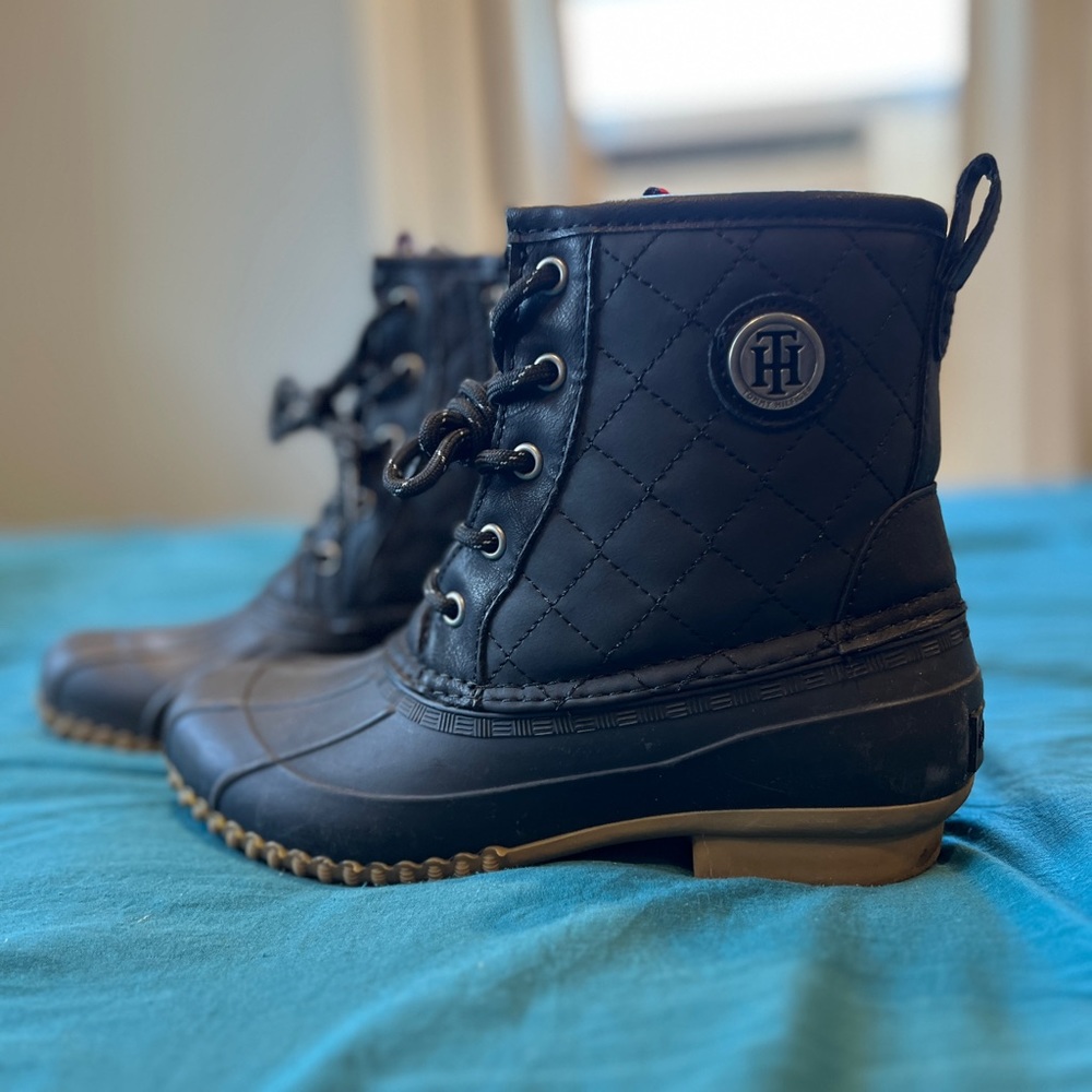 Hilfiger Black Duck Boots